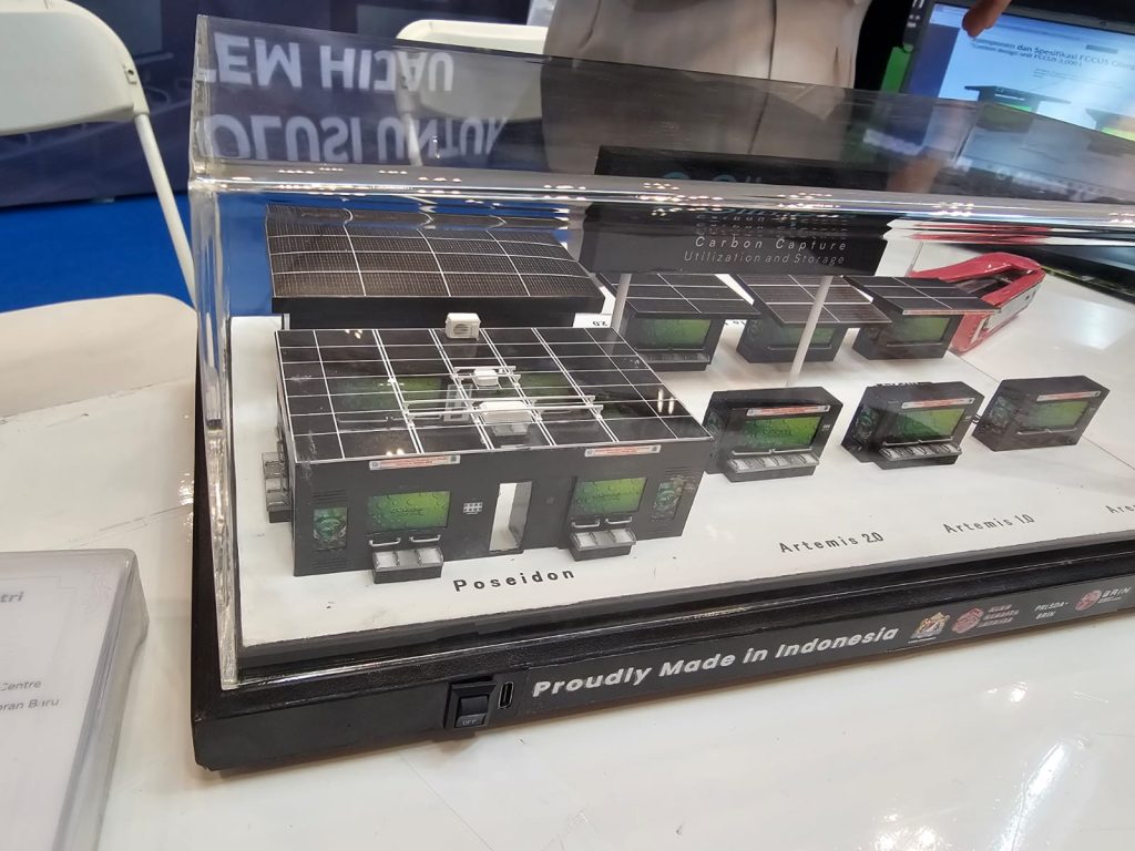 Akuarium mikro-algae untuk carbon trading